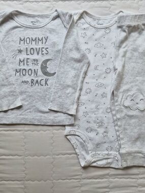 Carter's Baby Gray Sleepwear Set - Mommy Loves Me to the Moon